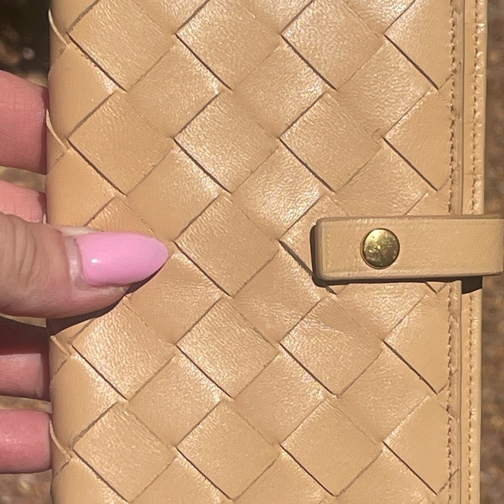 Bottega Veneta Intrecciato Pale Brown Leather Wallet w/ Chain & Dust Bag - Picture 15 of 16